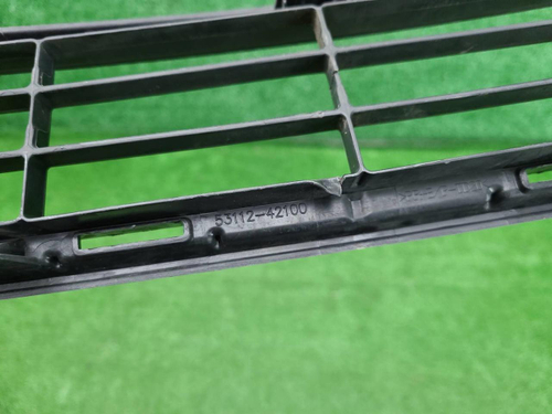 Решетка переднего бампера Toyota RAV 4 CA40 15-19