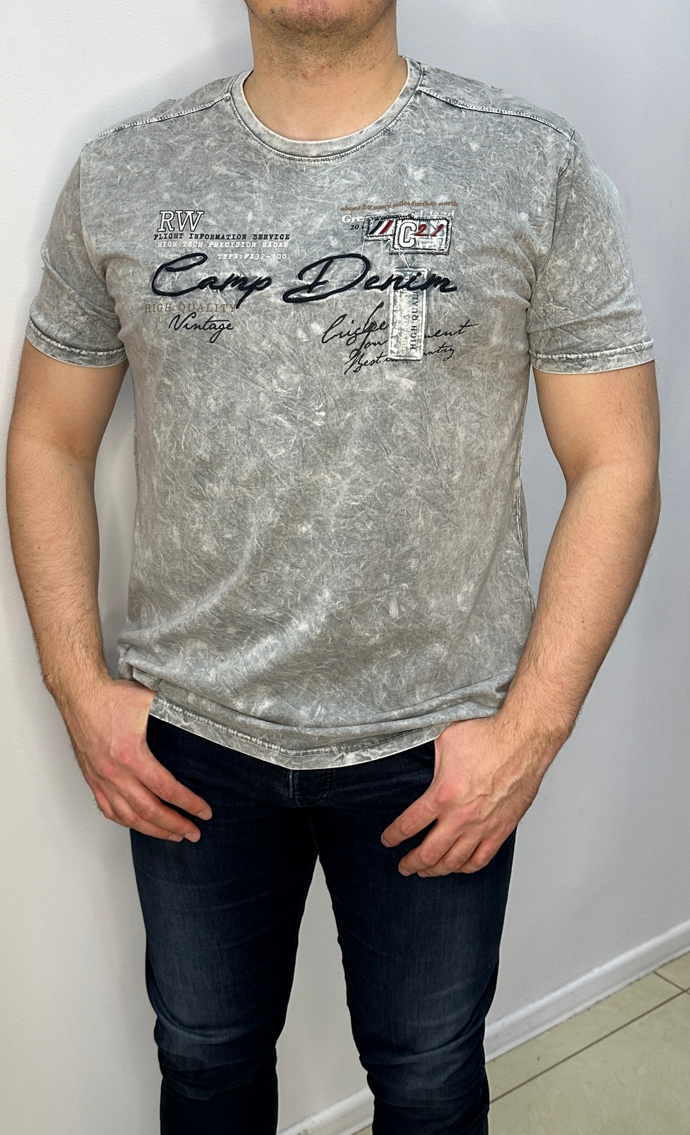 Мужская светлая футболка из коттона