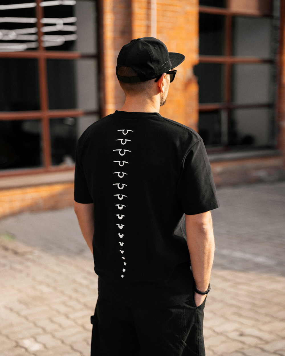 Футболка свободного кроя, черный, размер M