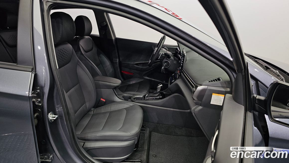Hyundai The New Ionic Hybrid 1.6 HEV (10.2019)