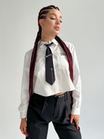 Рубашка Лили fashion 9118 укороченная однотонная с нашивкой и галстуком