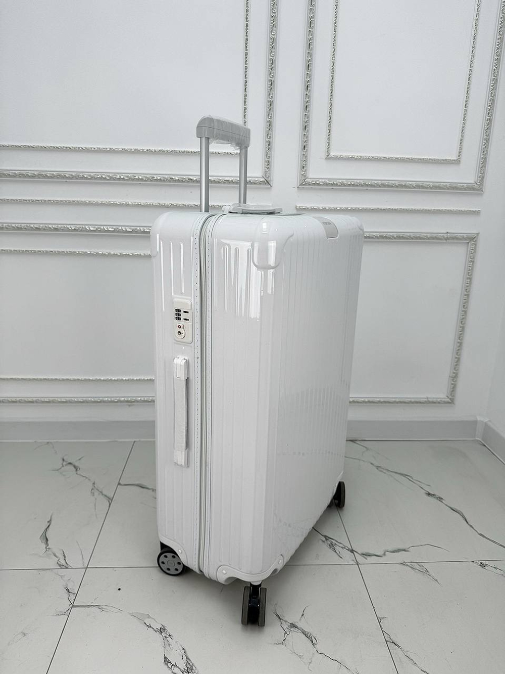 Чемодан Rimowa М