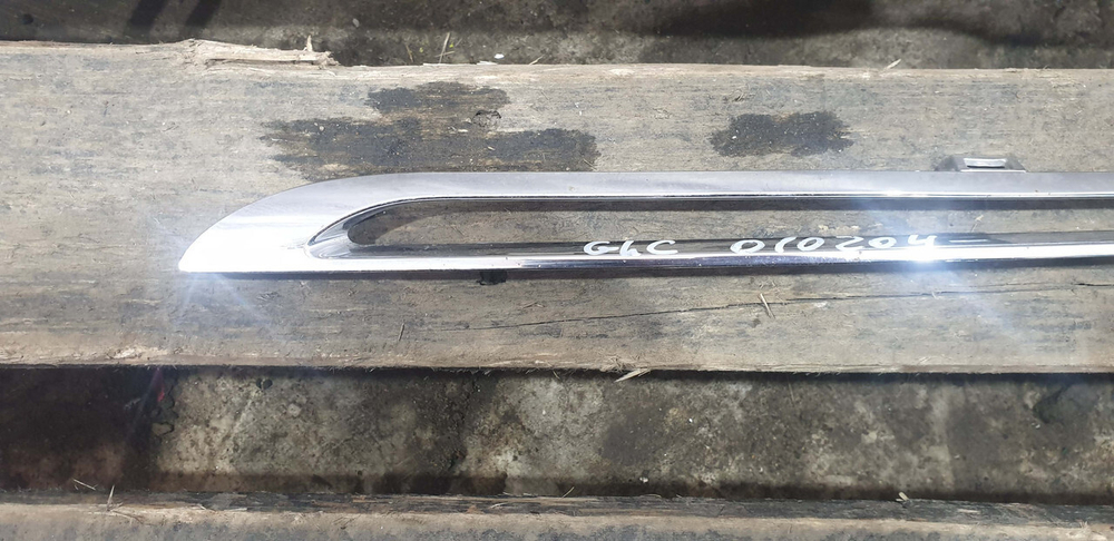 Молдинг решетки радиатора левый верхний Mercedes GLC (X253) 15-19 Б/У Оригинал A2538880185