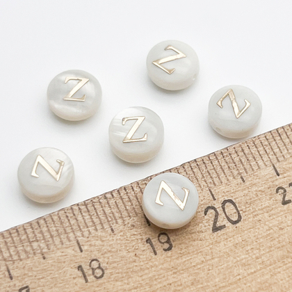 Буква Z, бусина, перламутр, диаметр 7,5-8 мм, толщина 4,5-5 мм, цена за 1 шт