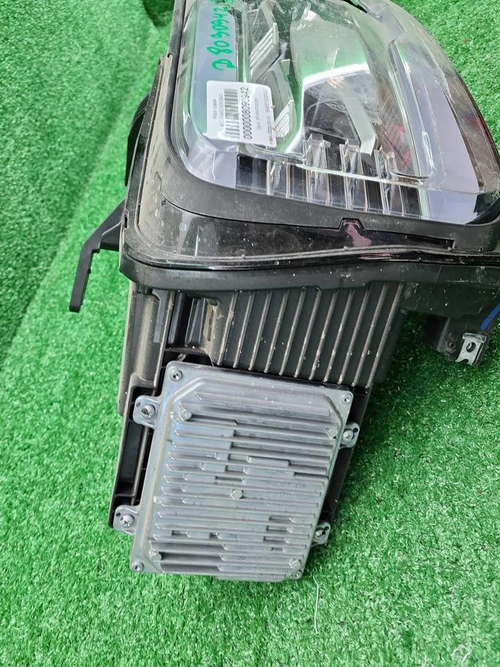 Фара правая BYD FangChengBao Leopard 5 (23-нв) LED