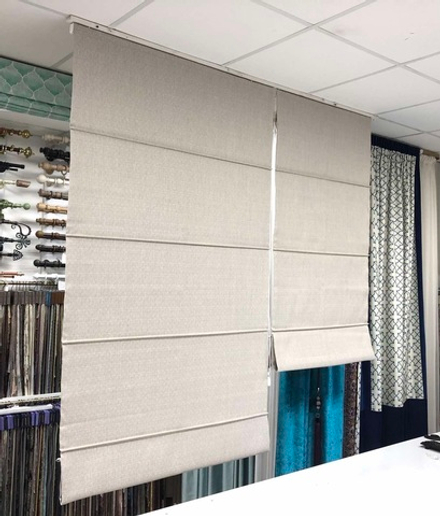 Карниз Парма для римских штор закрытого типа с управлением с двух сторон, длина 150 см