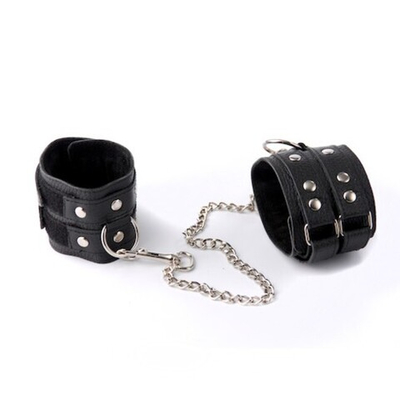 Оковы из натуральной кожи с велюровой подкладкой (Цвет: черный с серебряным)