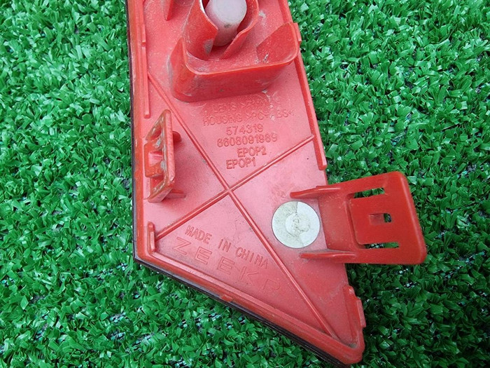 Катафот левый Zeekr 001 (2021-2024)