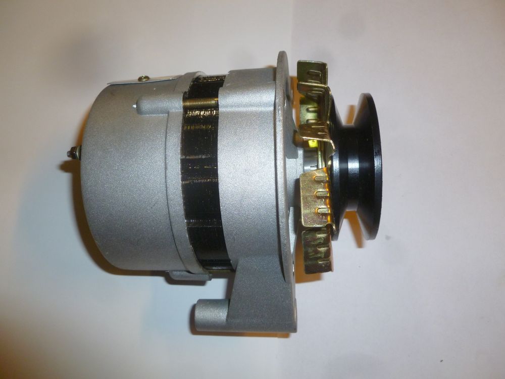 Генератор зарядный Ricardo Y480BD TDК 14 4L (D=84/1A) / Battery charging generator (JF11A)