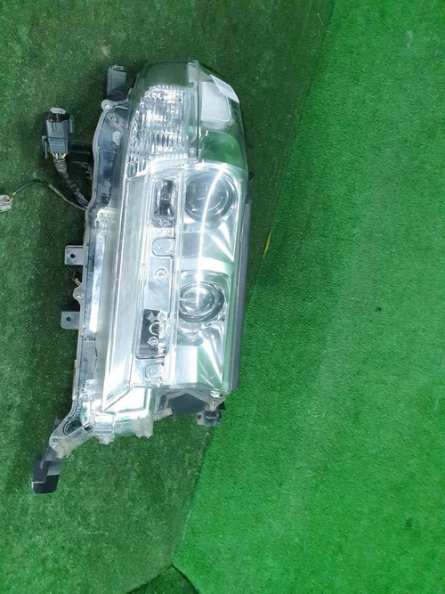 Фара правая Toyota Land Cruiser 200 (2015-2021) LED