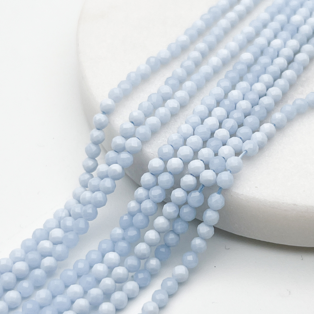 Бусина граненая, стекло, цвет сапфирин, диаметр около 3 мм, цена за нить 36 см