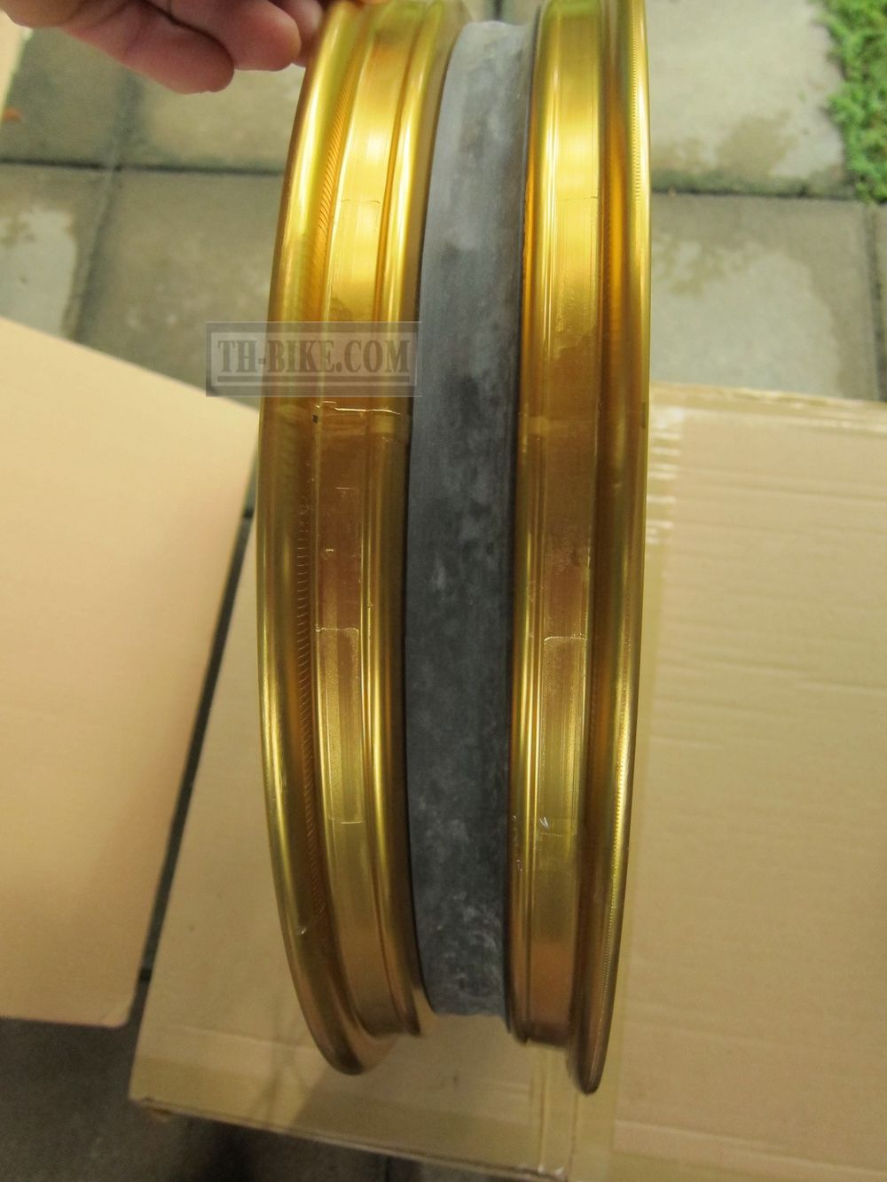 44650-KZZ-C01 (44650-KZZ-C00). WHEEL SUB ASSY,FR. GOLD COLOR. Honda CRF250M