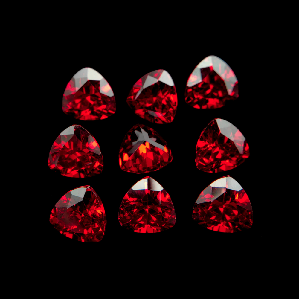 Фианит триллиант, Garnet