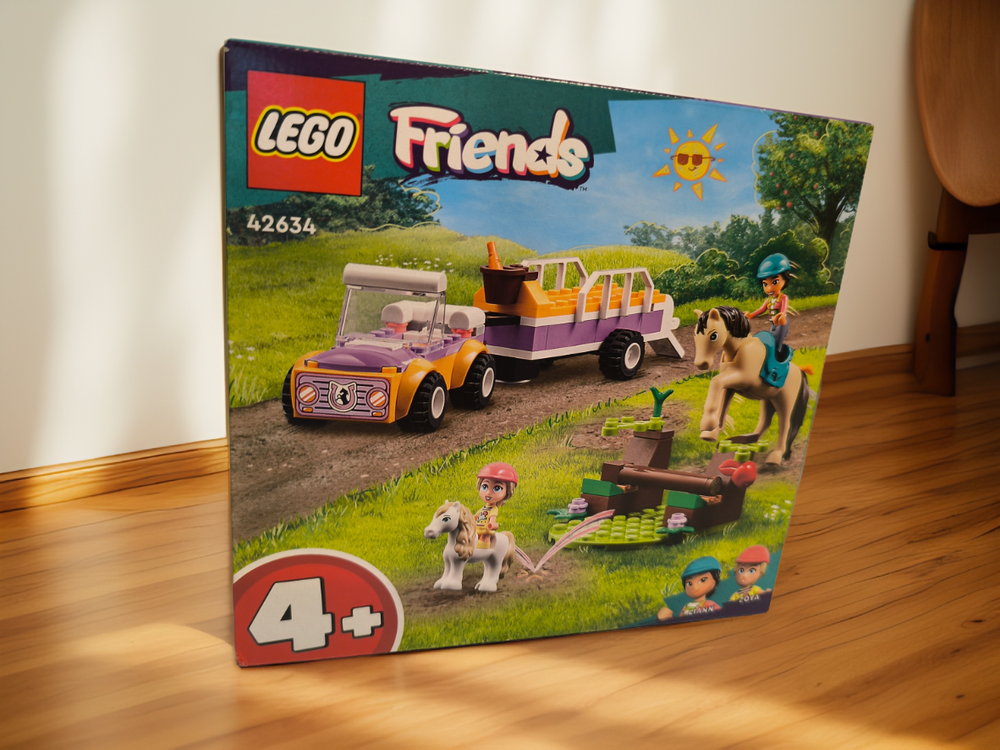 LEGO Friends 42634 — трейлер для лошадей и пони, конный клуб