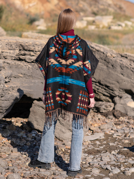 Пончо шерстяное с орнаментом