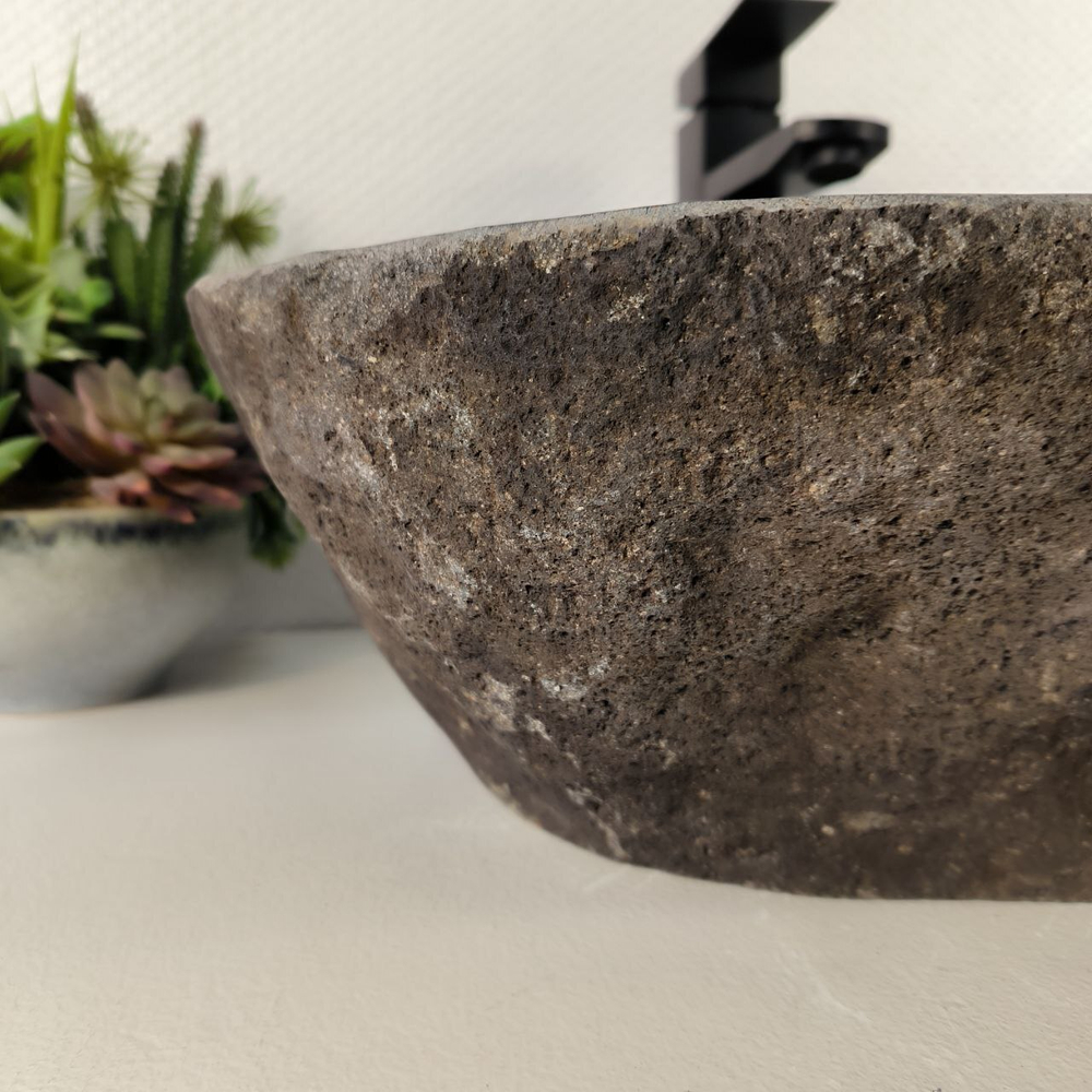 Раковина из речного камня RS-65593 50*35*15 0856