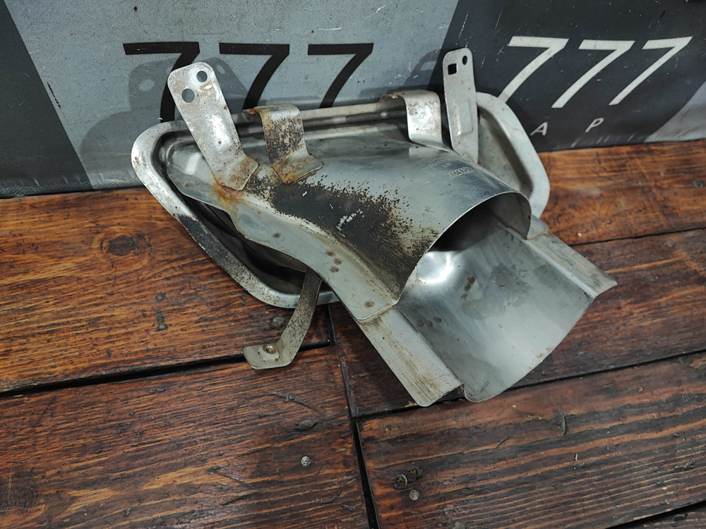 Насадка глушителя левая GAC GS8 2 21-нв Б/У Оригинал 7106091DRS0100