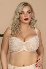 BETTY COFFEE Halfcupsoft Бюст