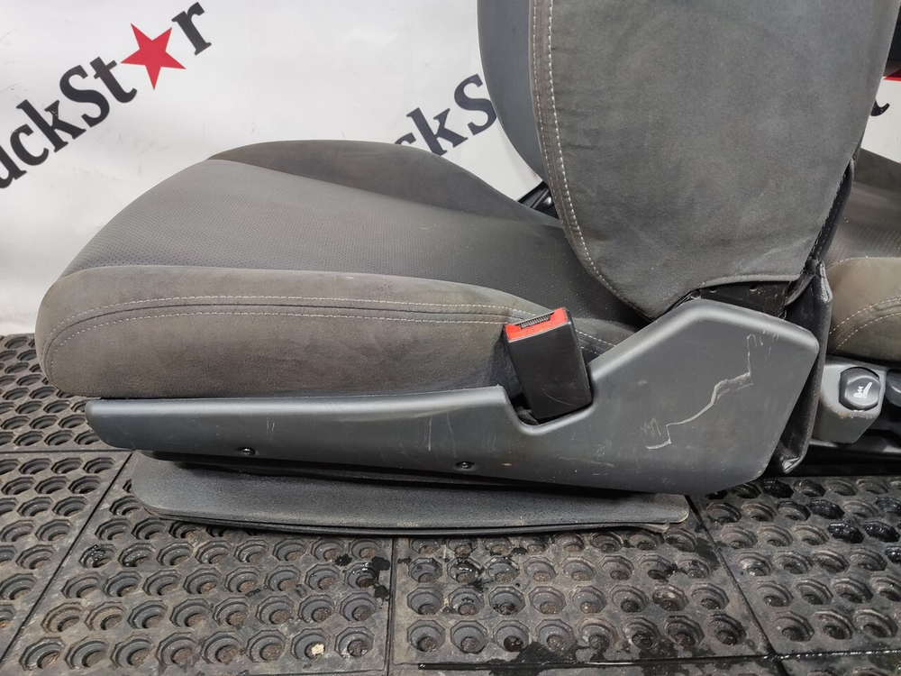 Комплект сидений пневматических 2023г