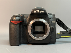 Nikon D90 9.000 кадров