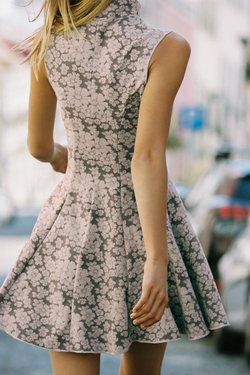 ZARA КОРОТКОЕ ЖАККАРДОВОЕ ПЛАТЬЕ, БЕЖЕВЫЙ