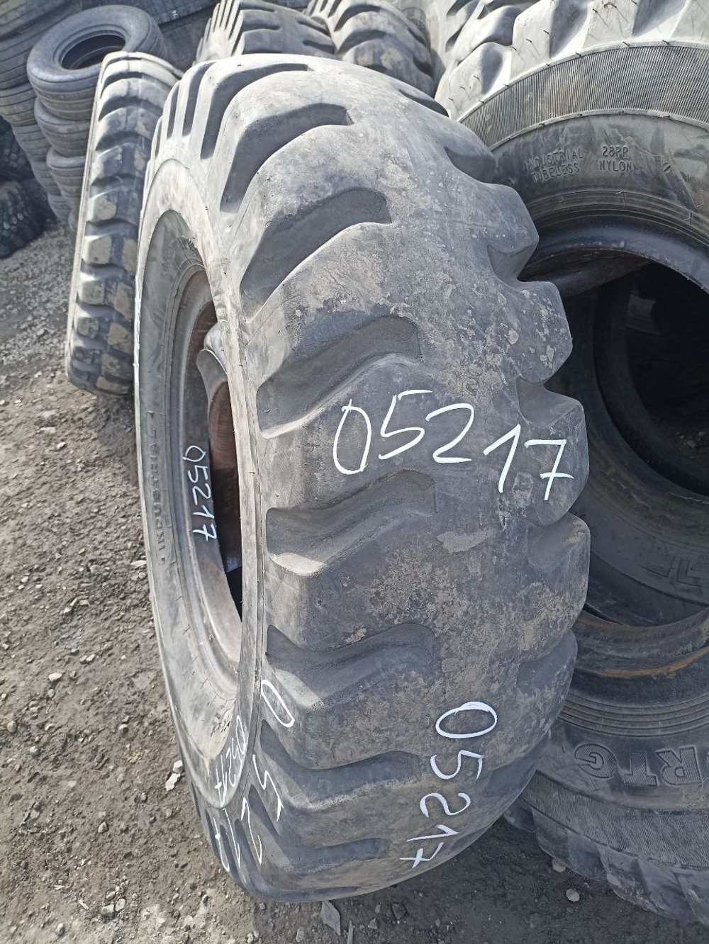 14.00-24 Nokia RTG шина б/у