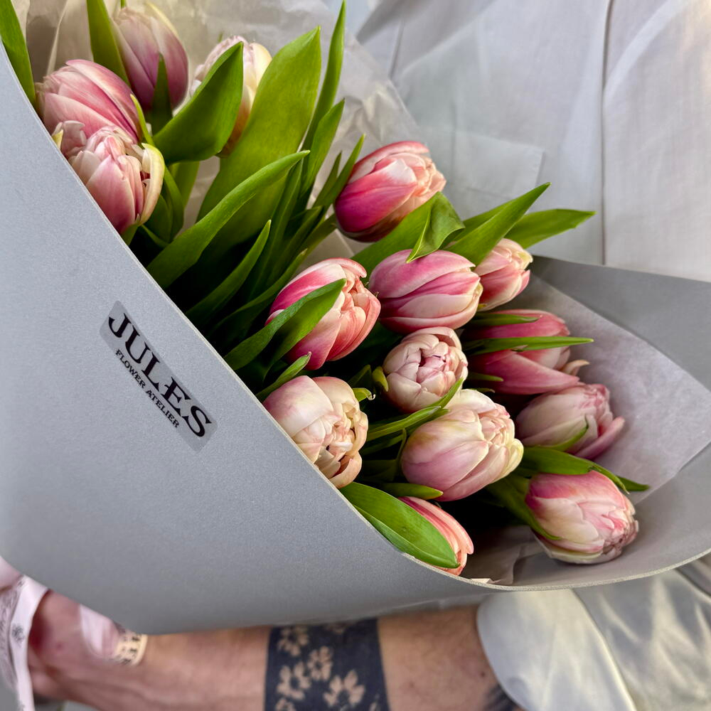 Букет из 25 пионовидных тюльпанов