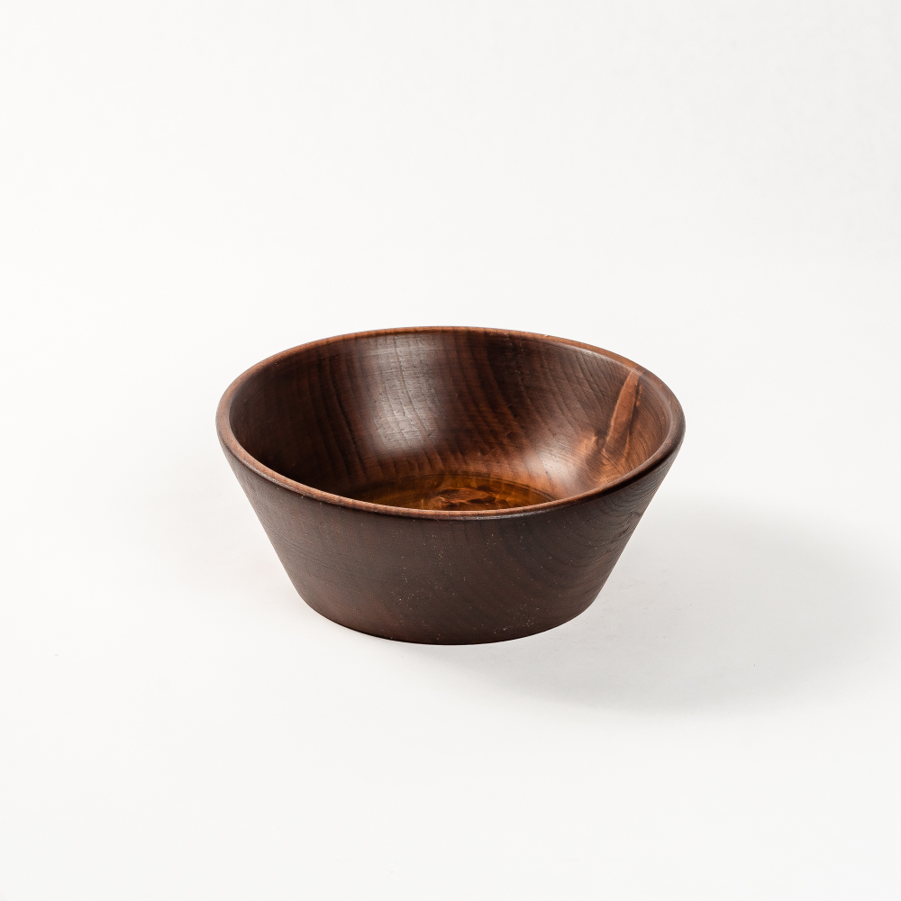 Деревянная глубокая тарелка из сибирского кедра 14см.T189