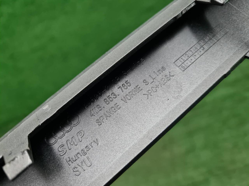 Молдинг переднего бампера Audi Q8 (18-23) S-line