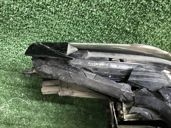 Битая Фара правая Changan Lamore (2023-н.в.) LED