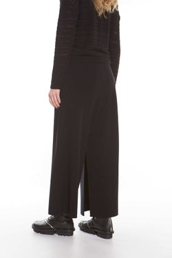 БРЮКИ С РАЗРЕЗАМИ