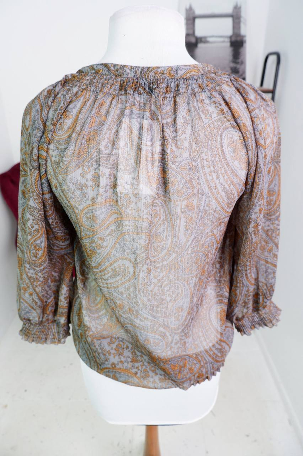 Блузка Vero Moda стильная, маркировка S, визуально на 44 размер