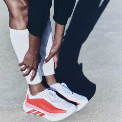 Женские кроссовки для бега adidas Hyperboost Edge W Белый-Красный