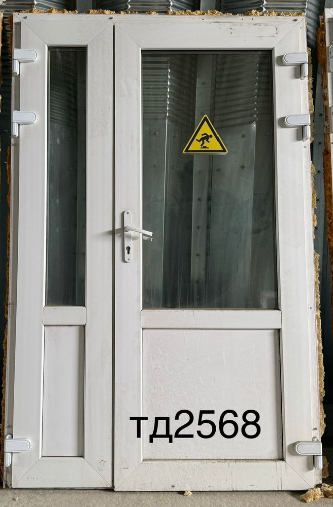 Дверь Пластиковая Б/У Входная 205(в) х 131(ш)