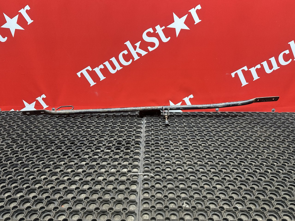 Кронштейн замка капота 2023г