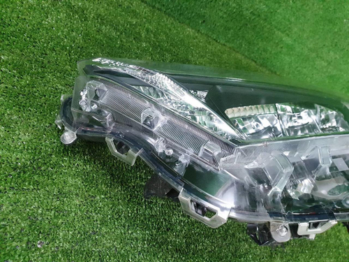 Фара левая Toyota RAV4 5 XA50 (2018-н.в.) LED