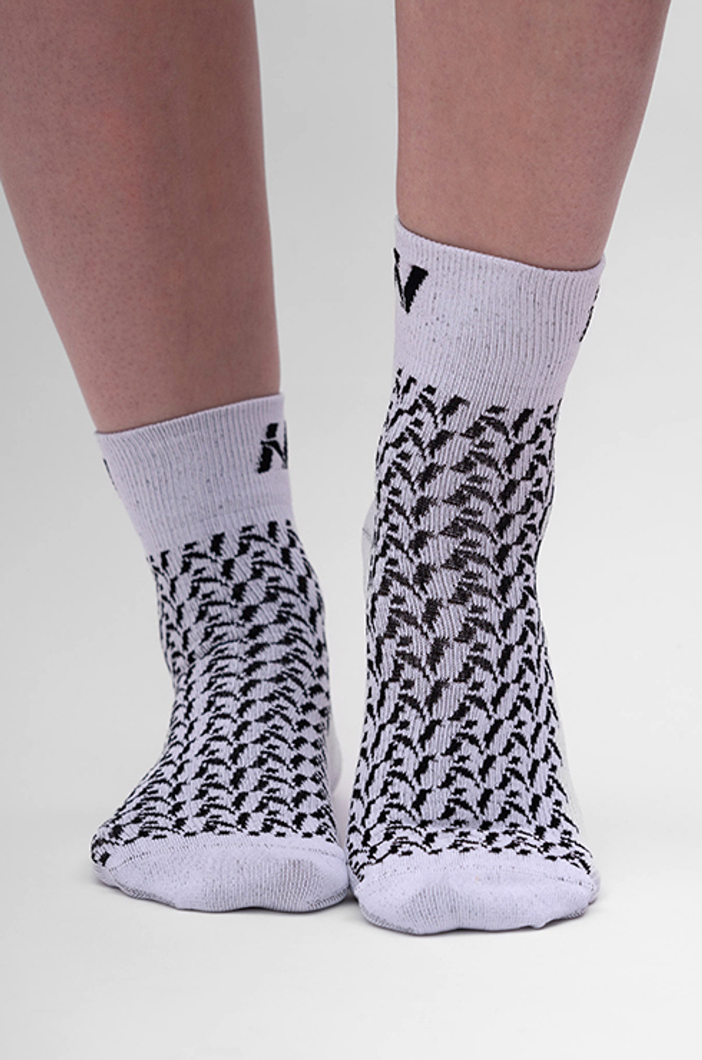 Носки Nebbia “HI-TECH” N-pattern crew socks 130 grey