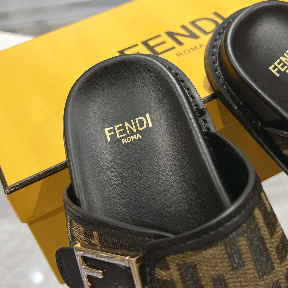Fendi Feel Slides
