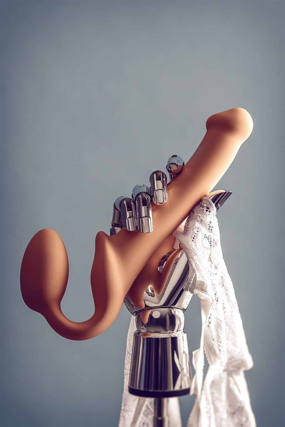 Телесный безремневой страпон Silicone Bendable Strap-On - size M (Цвет: телесный)