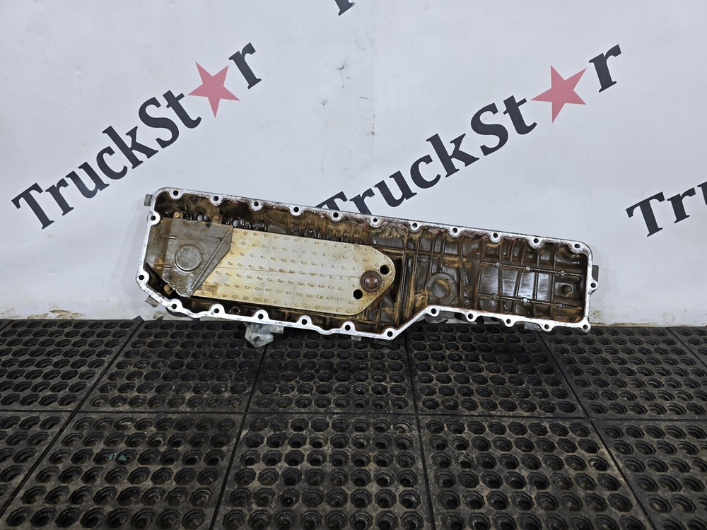 Крышка масляного радиатора в сборе