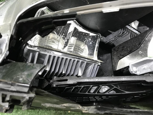 Битая Фара правая Volvo XC60 2 (2017-2021) LED