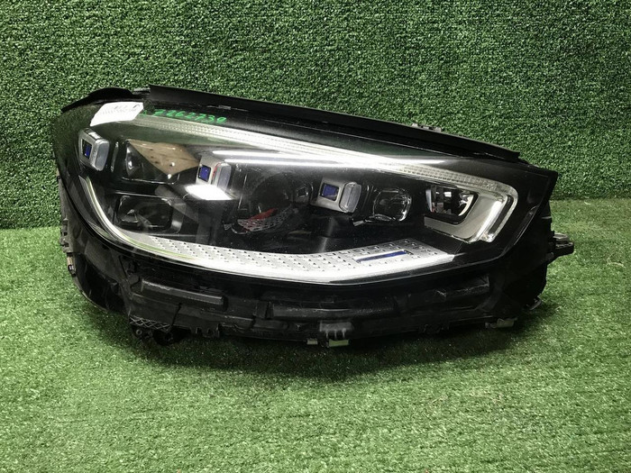 Фара правая Mercedes S W223 (20-нв) Digital Light