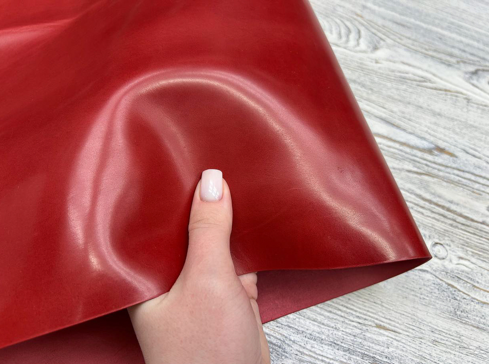 Diver Lux Red Magna (0,8-1,0 мм), цв. Красный, натуральная кожа