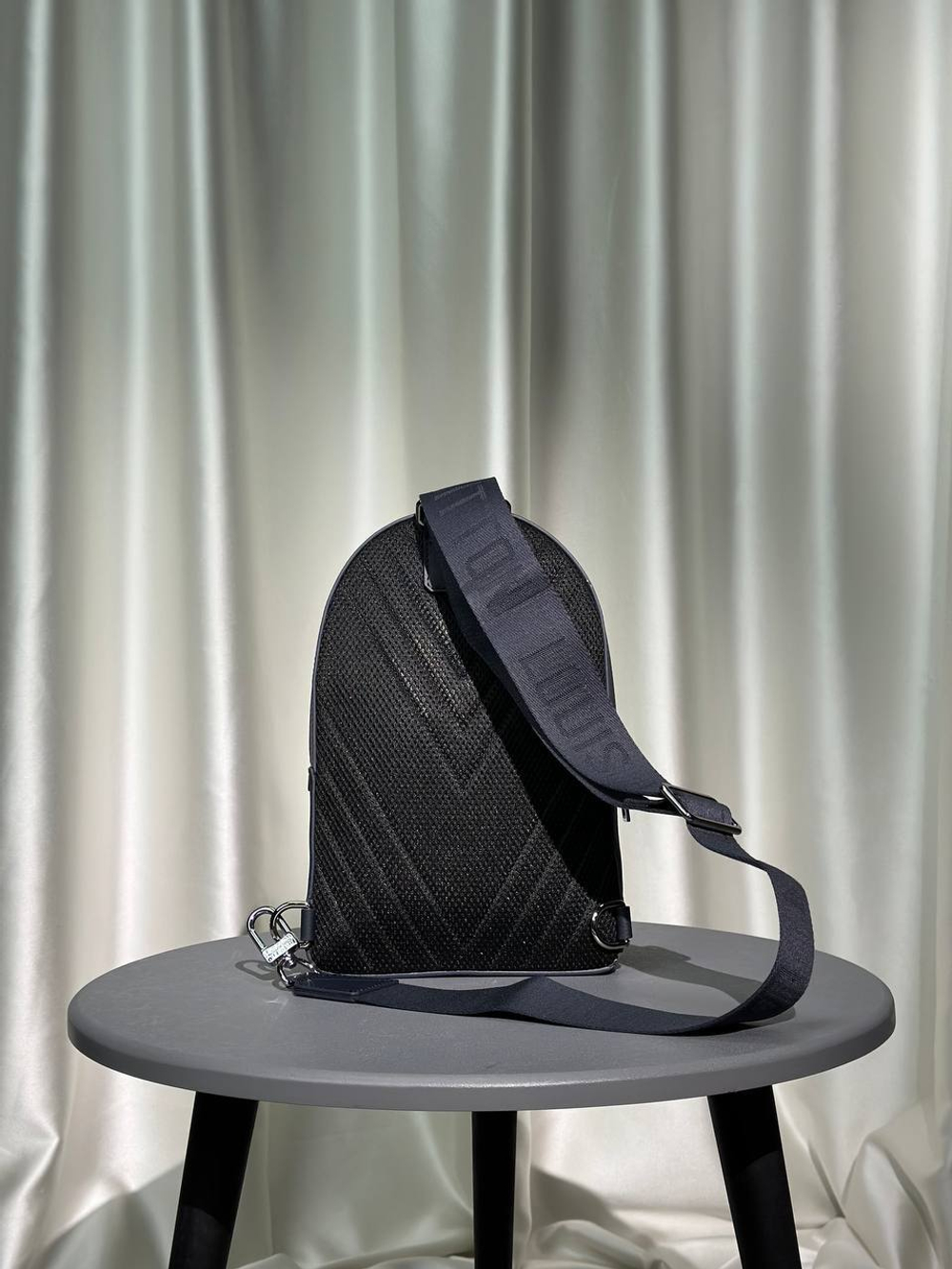 Сумка-слинг Louis Vuitton, арт. 475157660