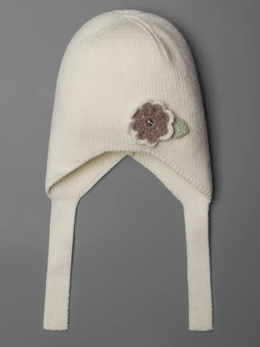 Шапка-чепчик для девочек на осень