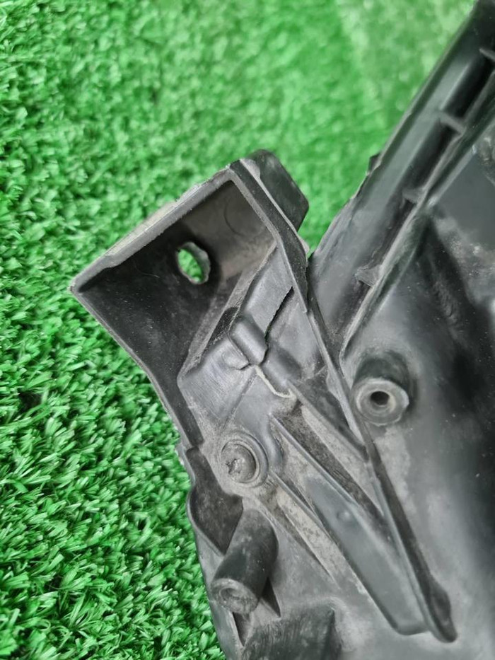 Фара левая Toyota Corolla E160 (2015-2019) галоген