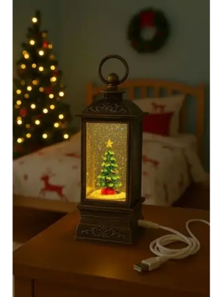 Новогодний музыкальный фонарь с украшенной ёлкой.