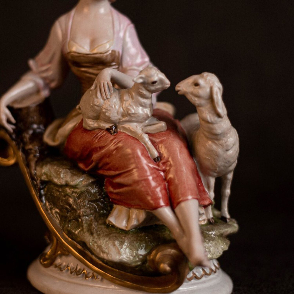 Фарфоровая мануфактура Capodimonte «Пастушка»