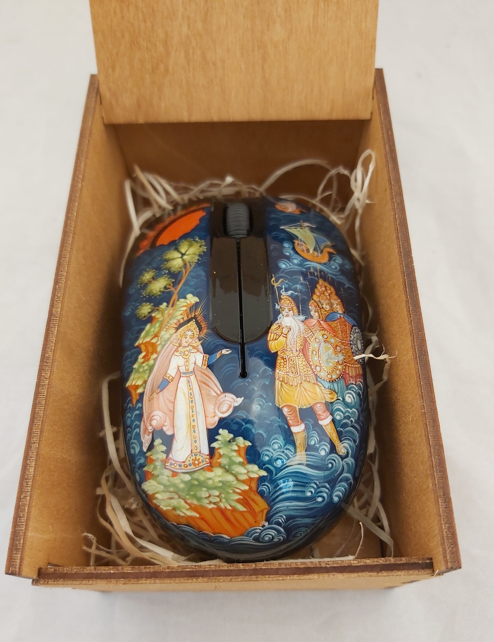 Мышь беспроводная с ручной росписью "Царевна Лебедь и богатыри морские" худ. Котова