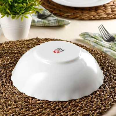 Салатник Доляна «Дива», 950 мл, 20×6,5 см, стеклокерамика, цвет белый